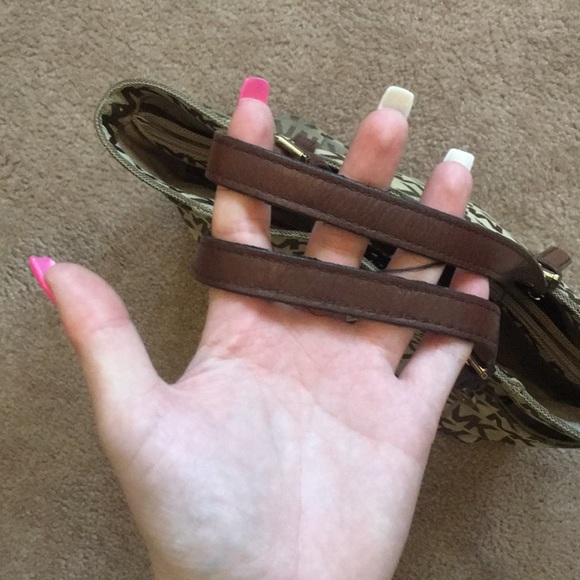 Michael kors purse - Picture 2 of 3